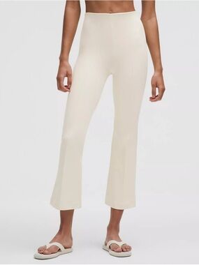 New Women’s High-Rise Cream Flare Pants